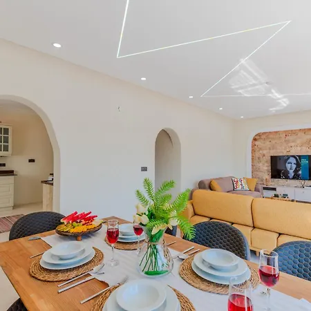 Berat Apartment Ksantos